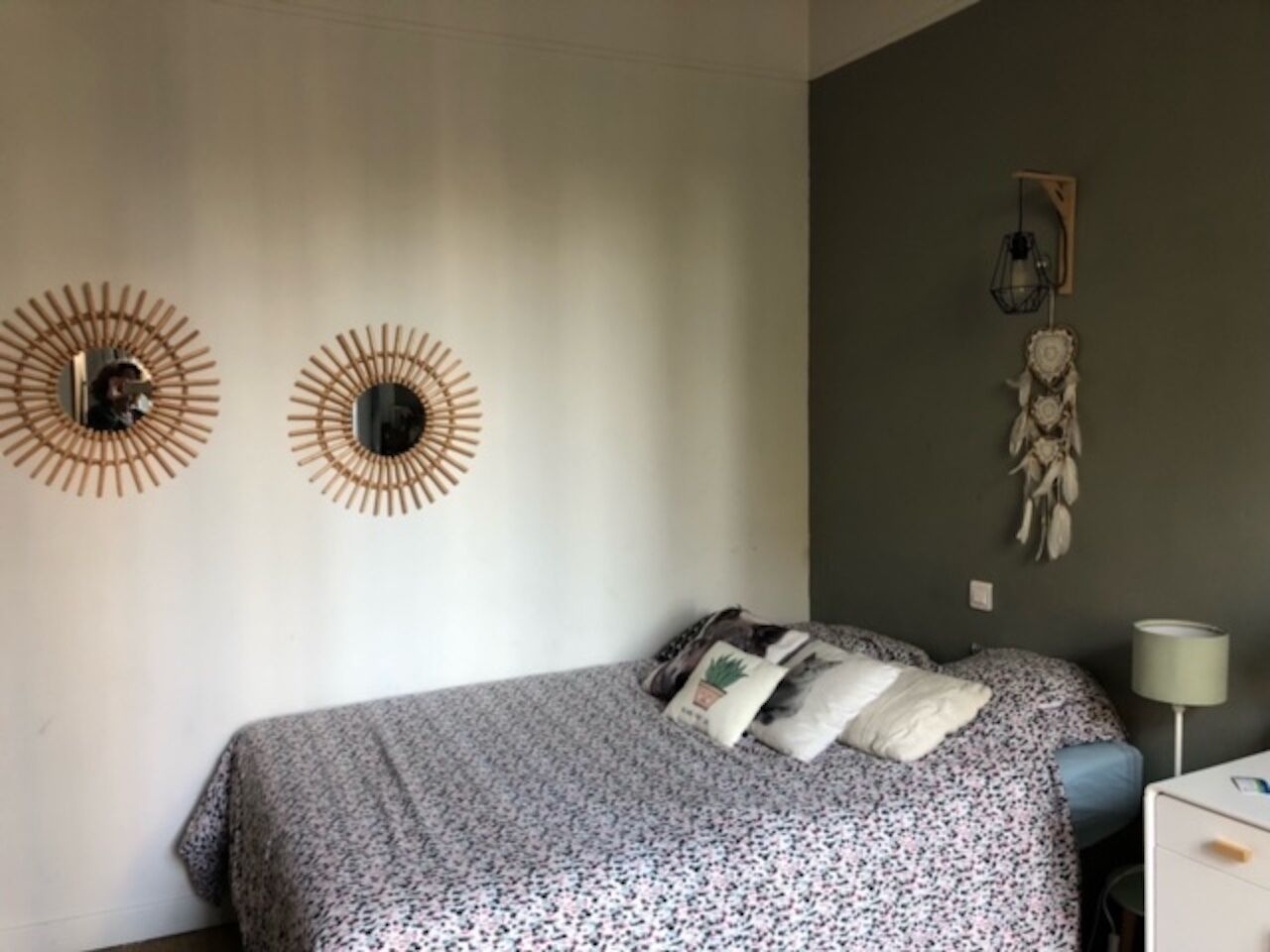 4 bedrooms, desk, iron/ironing board, travel crib