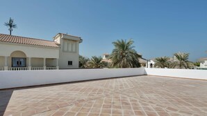 House | 6 bedrooms, premium bedding - 5 Villa w Private Pool Beach on Palm Jumeirah (Dubai)