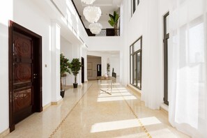 6 bedrooms - Villa on Beach w Private Pool The Palm Jumeirah (Dubai)