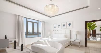 Villa on Beach w Private Pool The Palm Jumeirah