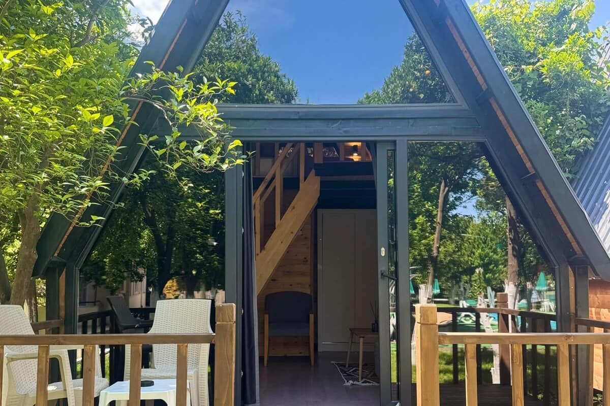 Deluxe Tree House | Minibar, laptop workspace, bed sheets