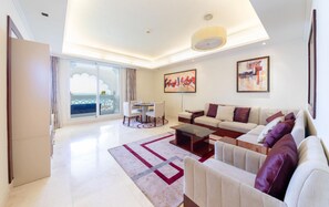 2 bedrooms - Charming Apt With Arabesque Sea View on the Palm Jumeirah (Dubai)