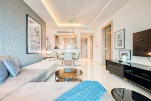 House | 1 bedroom, iron/ironing board - Cool Dubai Apt Next Burj Khalifa Design District (Dubai)