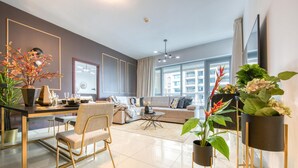 Apartment - Radiant Urban Retreat With Iconic Burj Khalifa Vws (Dubai)