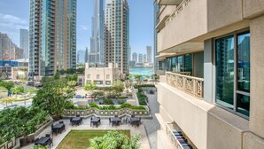 Apartment - Radiant Urban Retreat With Iconic Burj Khalifa Vws (Dubai)