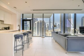 Room - Luxury Apt W Burj Khalifa Vw Dubai Canal Access (Dubai)