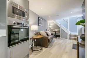 Duplex, Non Smoking, Kitchen | Living area | 49-inch Smart TV with digital channels, TV, Netflix - The Old School House & Rooms- The Lace Market (Nottingham)