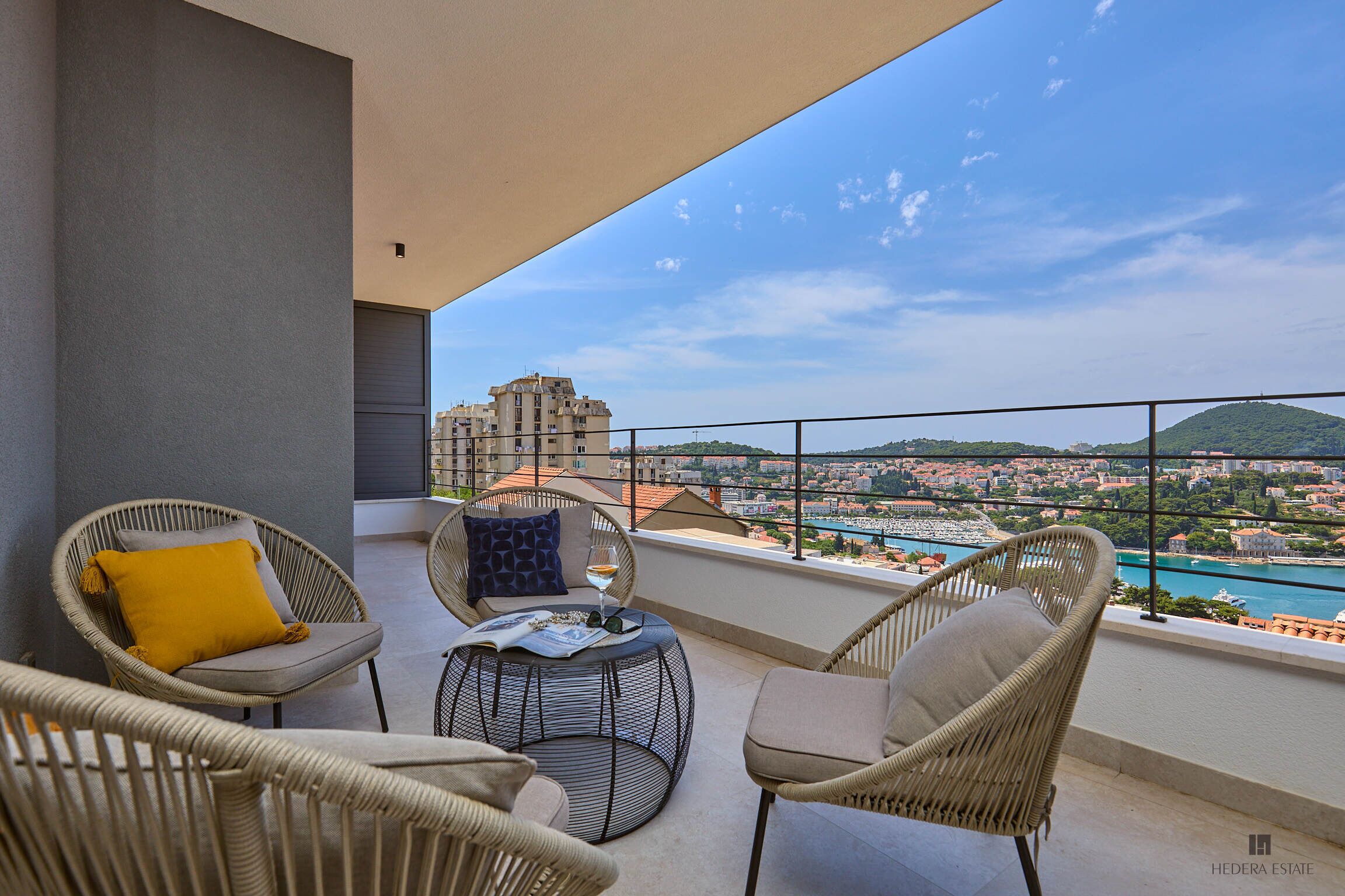 Apartment (2 Bedrooms) | Balcony