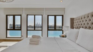 House | 5 bedrooms - Luxury Villa w Dramatic Vw Private Beach Pool (Dubai)