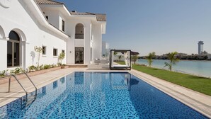 House | 5 bedrooms - Luxury Villa w Dramatic Vw Private Beach Pool (Dubai)