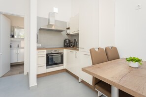 Køleskab, mikrobølgeovn, ovn, opvaskemaskine