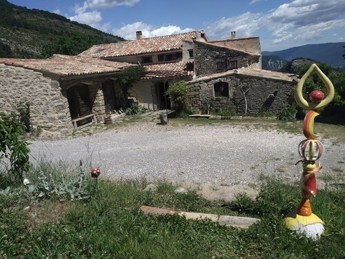 Bed and breakfast in a yurt between forest and meadow.