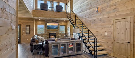 Cabin, 5 Bedrooms | Interior