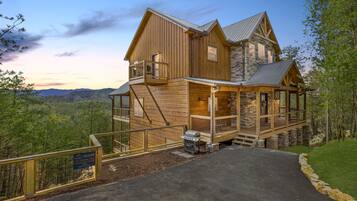 Cabin, 5 Bedrooms | Exterior