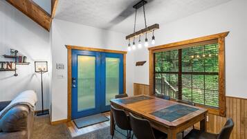 Cabin, 2 Bedrooms | Living room | 55-inch Smart TV with cable channels, TV, fireplace