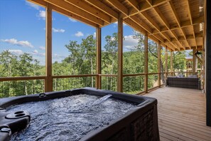Cabin, 5 Bedrooms | Outdoor spa tub