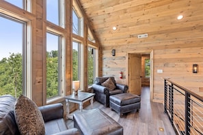 Living room - Red Sky Ridge 5 Bedroom Cabin by RedAwning (Sevierville)