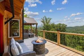 Balcony - Red Sky Ridge 5 Bedroom Cabin by RedAwning (Sevierville)