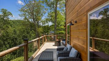 Cabin, 5 Bedrooms | Balcony