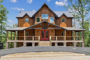 Exterior - Red Sky Ridge 5 Bedroom Cabin by RedAwning (Sevierville)