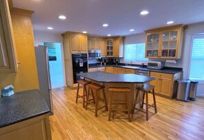 House, Multiple Bedrooms | Private kitchen | Fridge, oven, coffee/tea maker, toaster