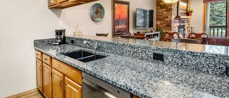 Condo, 2 Bedrooms | Private kitchen