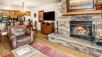 Condo, 2 Bedrooms | Living area | Smart TV