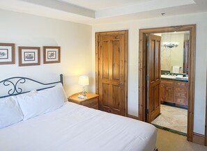 Kondominium, 2 kamar tidur | 1 kamar tidur, setrika/meja setrika, dan Wi-Fi gratis