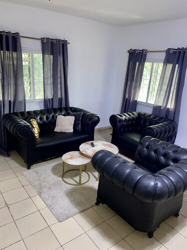 Very spacious house 5 minutes drive from the beach!