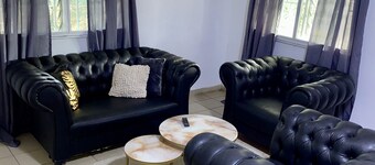 Very spacious house 5 minutes drive from the beach!