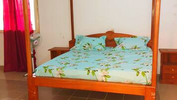 4 bedrooms, bed sheets, wheelchair access