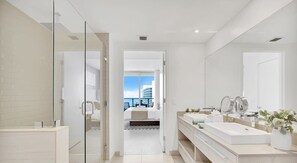 Immagine non classificata, 3 di 66, pulsante