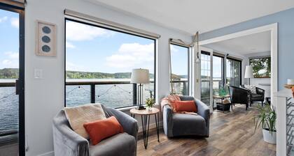 Beachfront House- Kayaks- Bouy