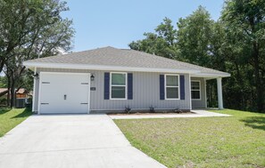 Exterior - Heavenly Haven in Navarre Florida (Navarre)