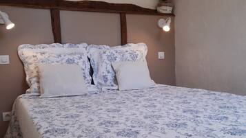 1 chambre, fer et planche à repasser, Wi-Fi gratuit, draps fournis