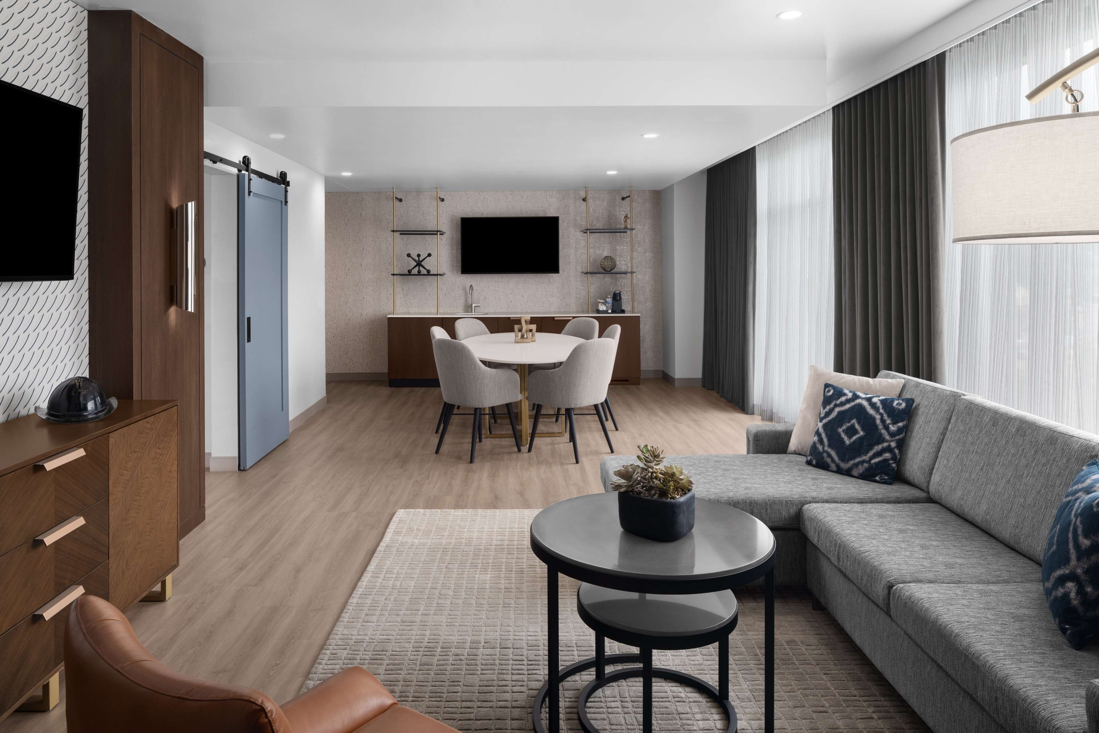 케이블 채널 시청이 가능한 49인치 스마트 TV, TV, 넷플릭스