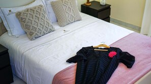 4 chambres, fer et planche à repasser, Wi-Fi gratuit, draps fournis
