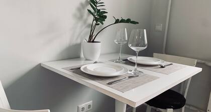 ❤️You'll love this large Apartment❤️ Free parking!