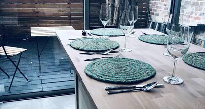 The Blue Door Heritage 2BR Cottage in CBD