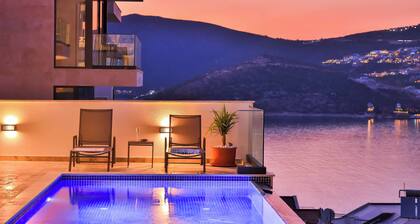 Villa Bank Two - Three Bedroom Villa, Sleeps 8