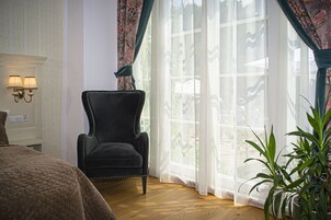 华丽客房 | 客房内保险箱、熨斗/熨衣板、免费 WiFi、床单