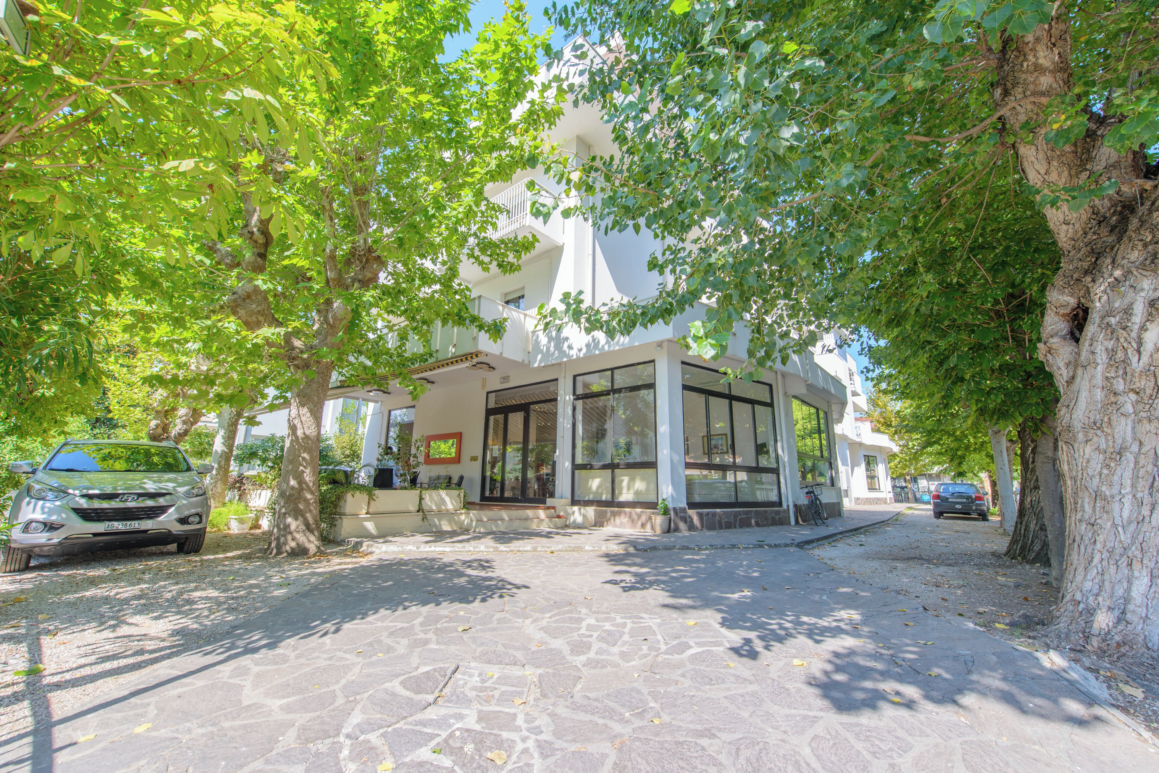 Self-parking (surcharge) 10 per day