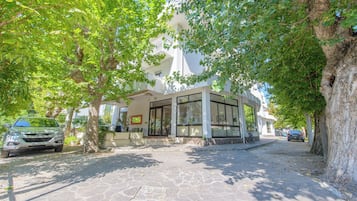 Self-parking (surcharge) 10 per day