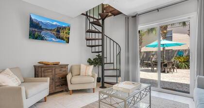 2 min walk to the beach from our Ocean Escape Jax Beach 3BR home!