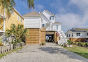Exterior - Stunning ~ Remodeled ~Oceanfront Folly Beach House! (Folly Beach)