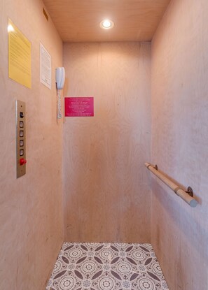 Interior - Stunning ~ Remodeled ~Oceanfront Folly Beach House! (Folly Beach)