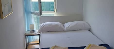อพาร์ทเมนท์ (Three Bedroom Apartment with Loggia) | 3 ห้องนอน