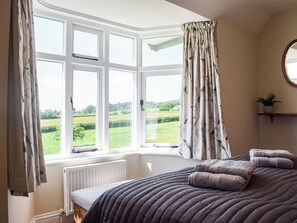 3 bedrooms, free WiFi, bed sheets