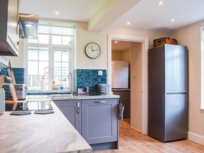 Lave-vaisselle, chaise haute