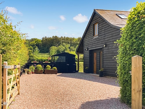 3 bedroom accommodation in Canterbury